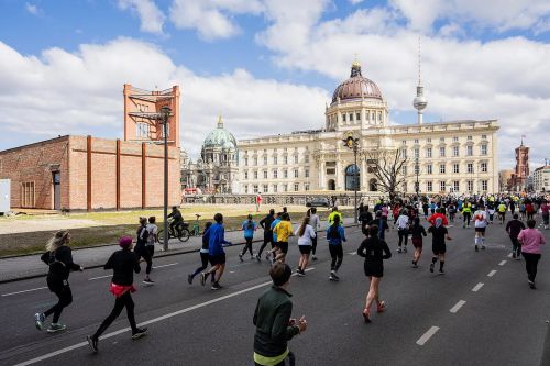Foto offerta MEZZA MARATONA DI BERLINO | 21K, immagini dell'offerta MEZZA MARATONA DI BERLINO | 21K di Ovunque viaggi.